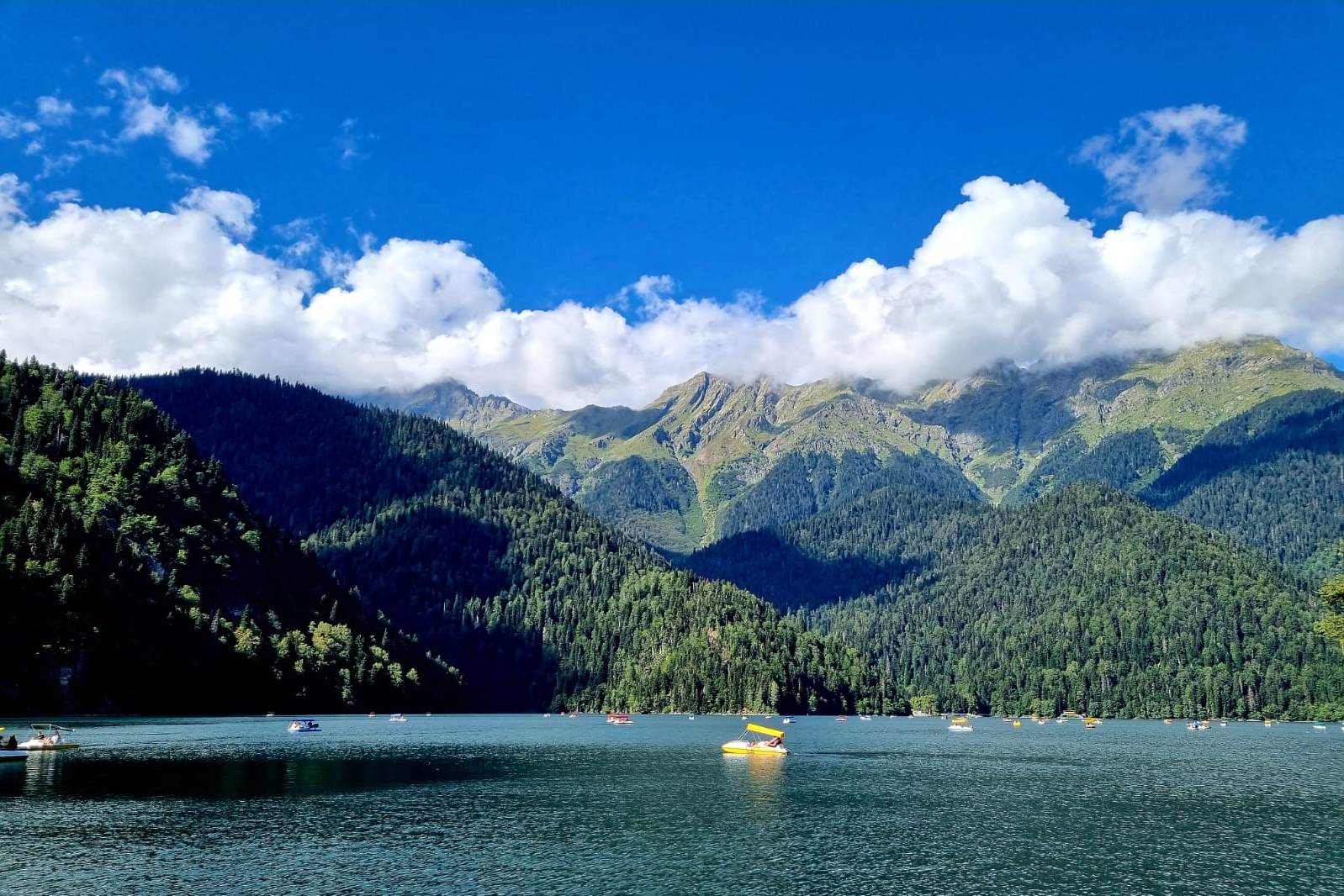 С вылетом из Санкт-Петербурга и Москвы