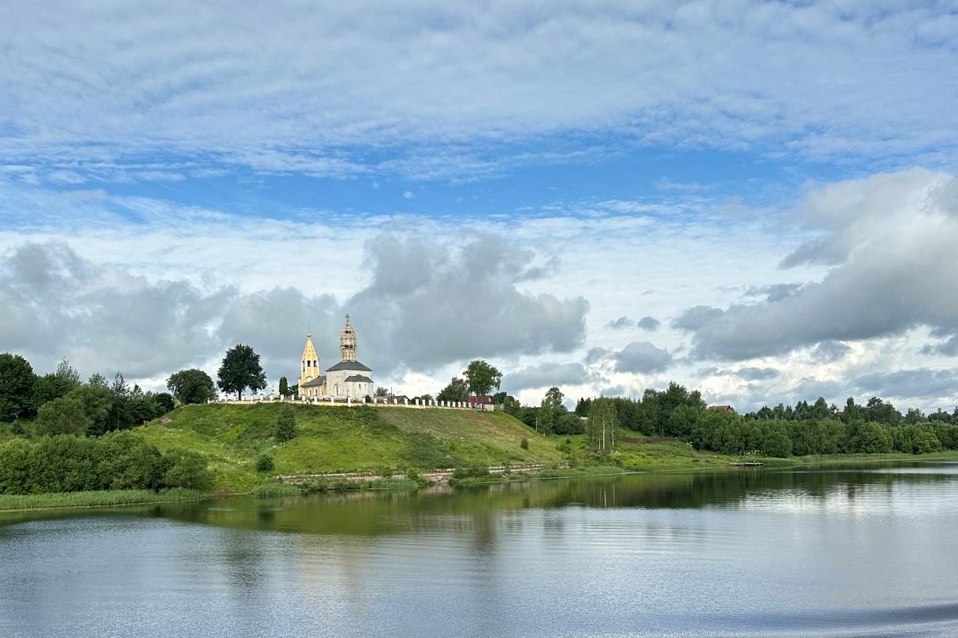 С отбытием из Санкт-Петербурга и Москвы